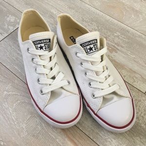 Converse • Like New Chuck Taylor Dainty Low Top